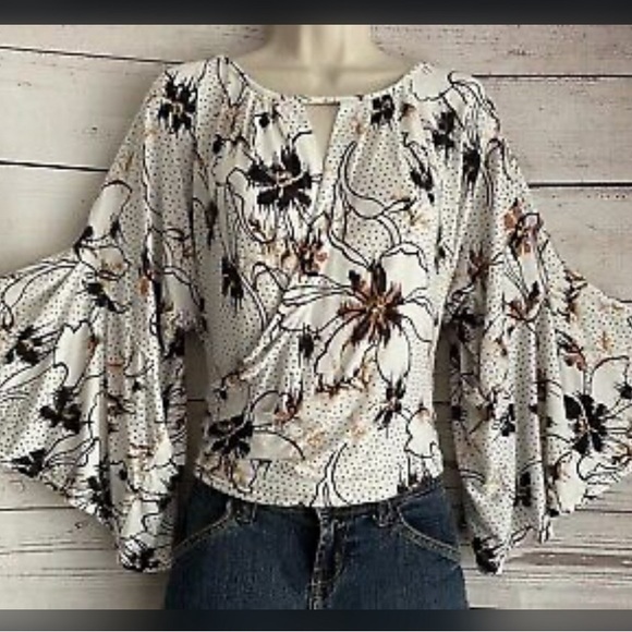 Free People Last Time Ivory Floral Drape Keyhole Bell Sleeve Top - Picture 3 of 6